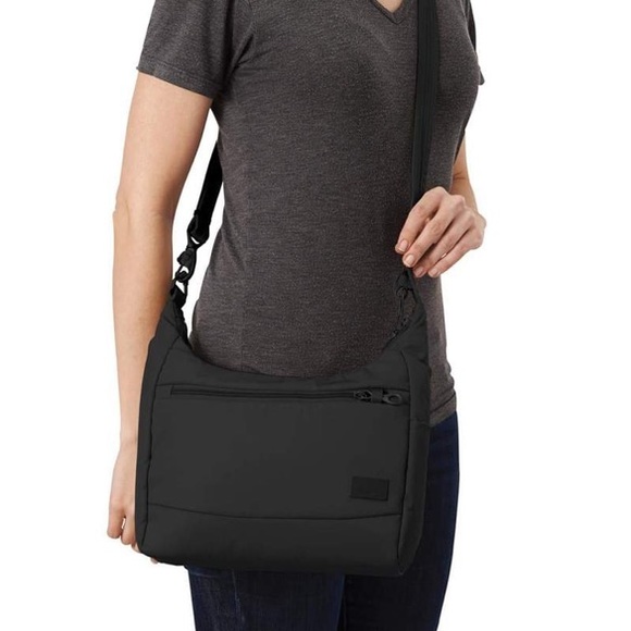 PacSafe City Safe 100 Black Anti-Theft Travel Bag